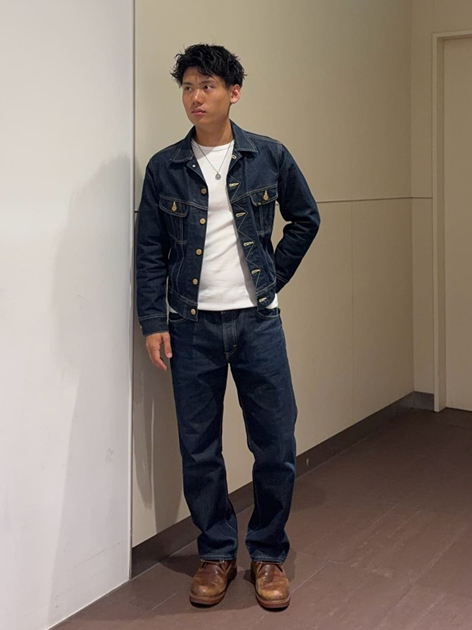 ルクア大阪のショウさんのLeeの【試着対象】AMERICAN RIDERS 101Z ストレートジーンズ 【セットアップ対応/股下長め83cm】を使ったコーディネート