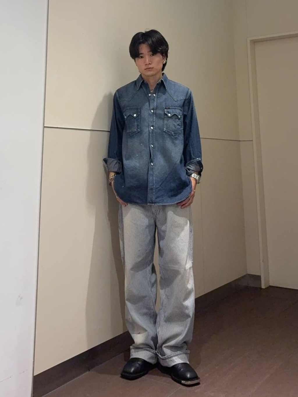 ルクア大阪のいぶさんのLeeの【試着対象】VINTAGE PAINTER PANTS/ビンテージぺインターパンツ【セットアップ可/DUNGAREES】を使ったコーディネート