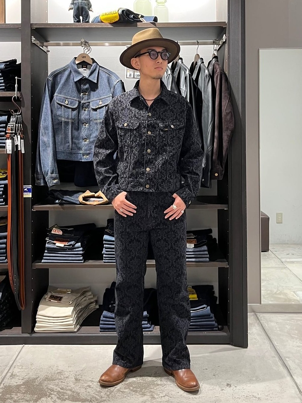 東京ソラマチ店のたけさんのLeeの【試着対象】WESTERNER PANTS / ウエスタナーパンツ コーデュロイ【セットアップ可】を使ったコーディネート
