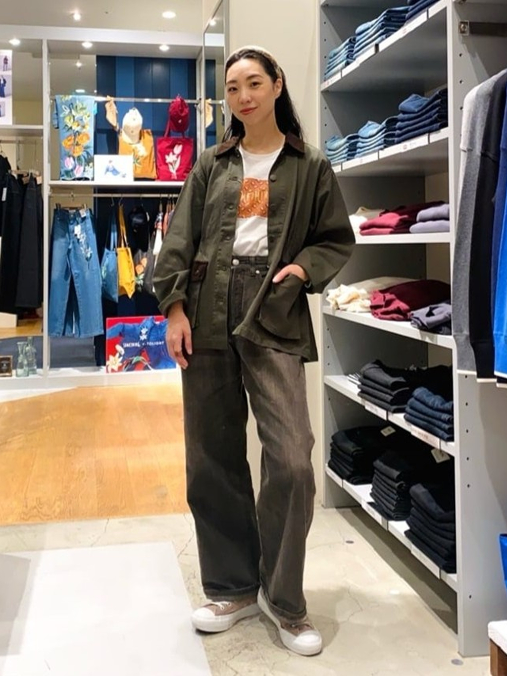 EDWIN DENIM GALAXY 流山おおたかの森S.CのryokoさんのSOMETHINGの【試着対象】SOMETHING ELSA NOUVEAU LOOSE STRAIGHT/ルーズストレートデニムパンツを使ったコーディネート