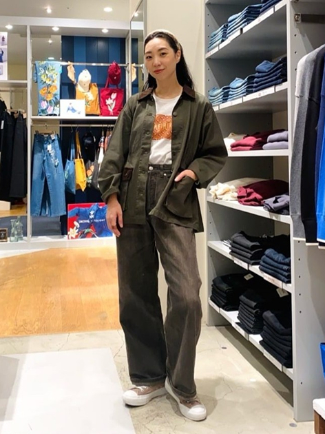 EDWIN DENIM GALAXY 流山おおたかの森S.CのryokoさんのSOMETHINGの【試着対象】SOMETHING ELSA NOUVEAU LOOSE STRAIGHT/ルーズストレートデニムパンツを使ったコーディネート