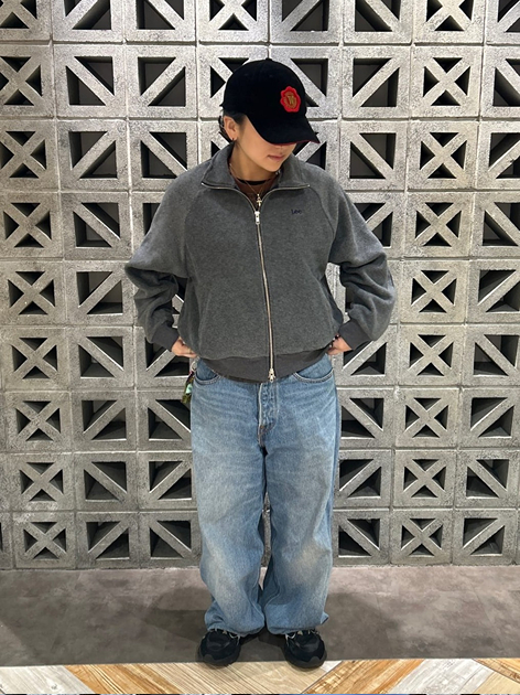 ルミネエスト新宿店のAYUMIさんのLeeの【試着対象】FLEECE TRACK JACKET / フリーストラックジャケットを使ったコーディネート