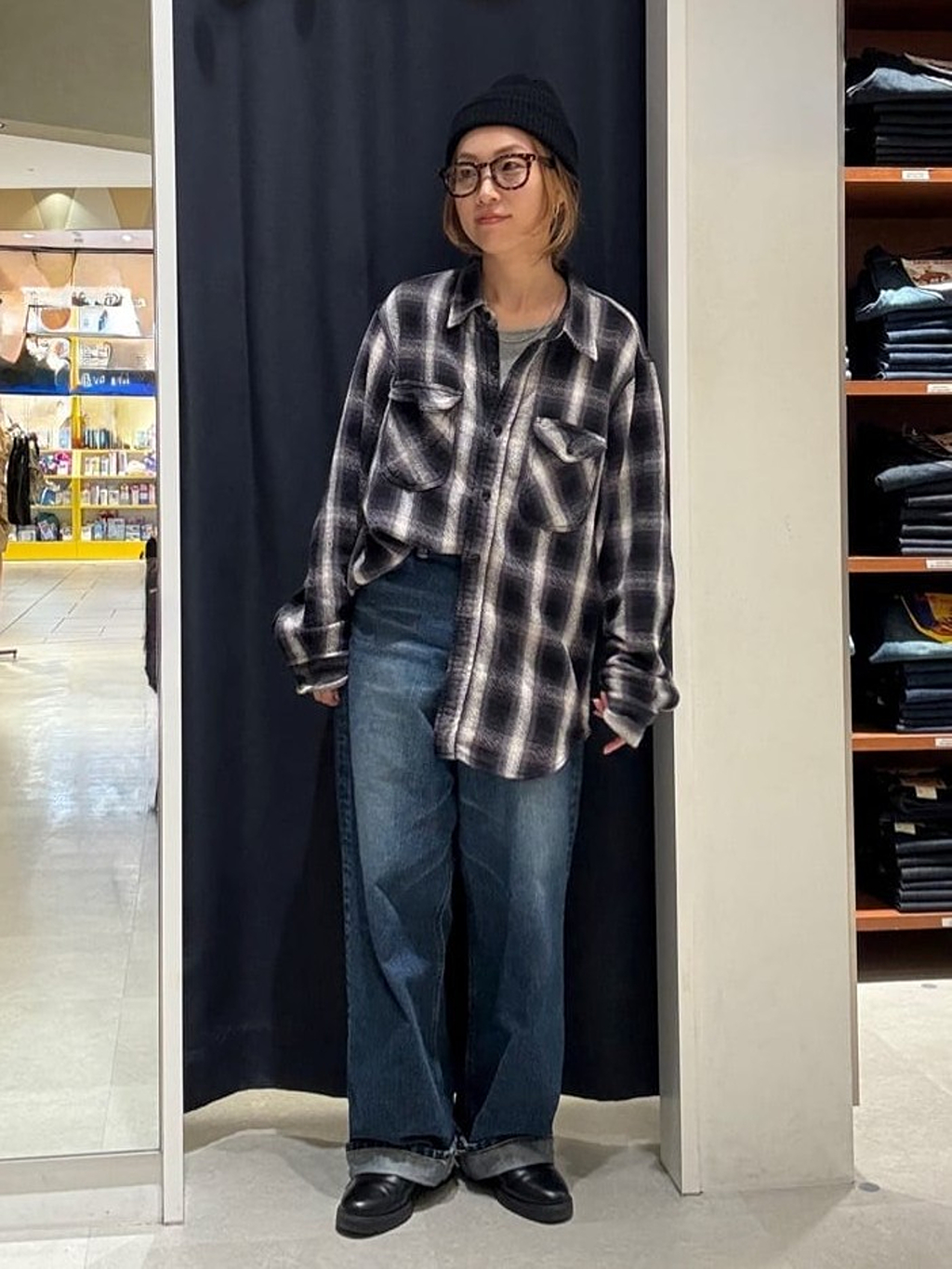 コクーンシティ2店のHOMIさんのLeeの【試着対象】【LOOKBOOK掲載】STANDARD WARDROBE バギーパンツ セットアップ対応を使ったコーディネート