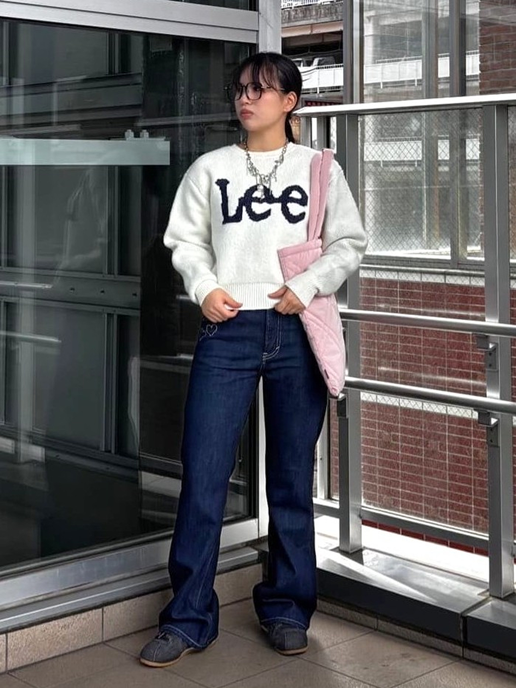アミュプラザ鹿児島店のまえださんのLeeの【LOOKBOOK掲載】KNIT LeeLOGO SWEATER / ニットリーロゴセーターを使ったコーディネート