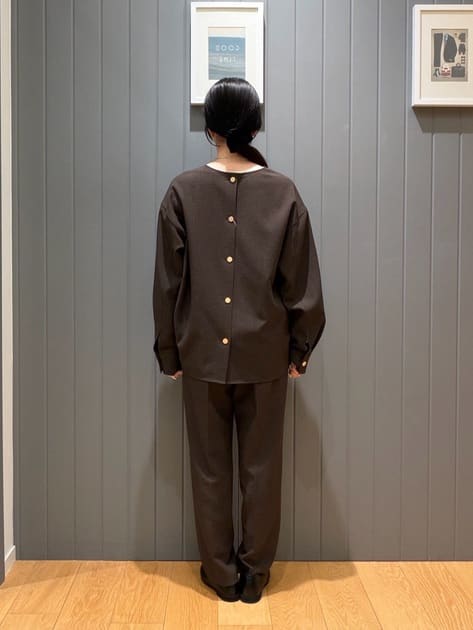 IKEDAさんの「green label relaxing｜fleurie(フルリー) バック ボタン プルオーバー ブラウス」を使ったコーディネート