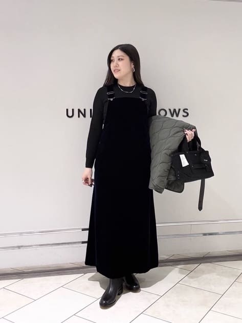 YAHAGIさんの「UNITED ARROWS｜ベルベット サロペット スカート」を使ったコーディネート