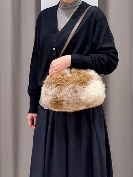 ANDOさんの「green label relaxing｜タック ギャザー スカート」を使ったコーディネート