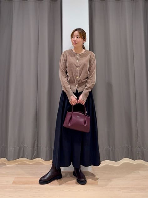 ANDOさんの「green label relaxing｜【結論シリーズ】ふれてモールニットカーデ」を使ったコーディネート