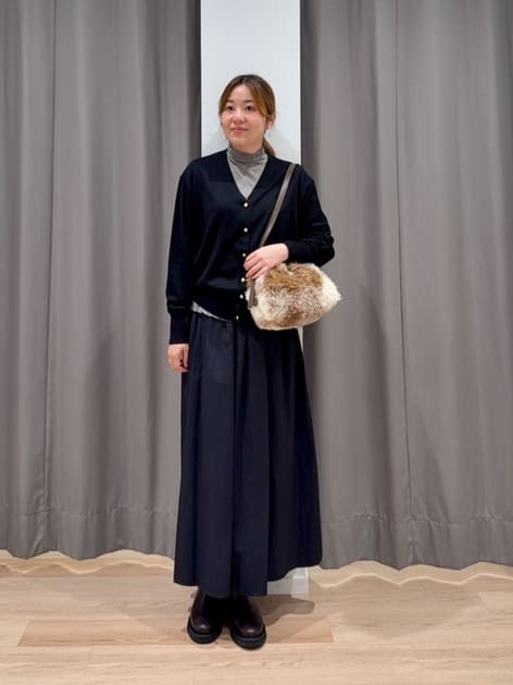 ANDOさんの「green label relaxing｜タック ギャザー スカート」を使ったコーディネート