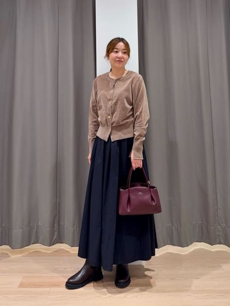 ANDOさんの「green label relaxing｜【結論シリーズ】ふれてモールニットカーデ」を使ったコーディネート