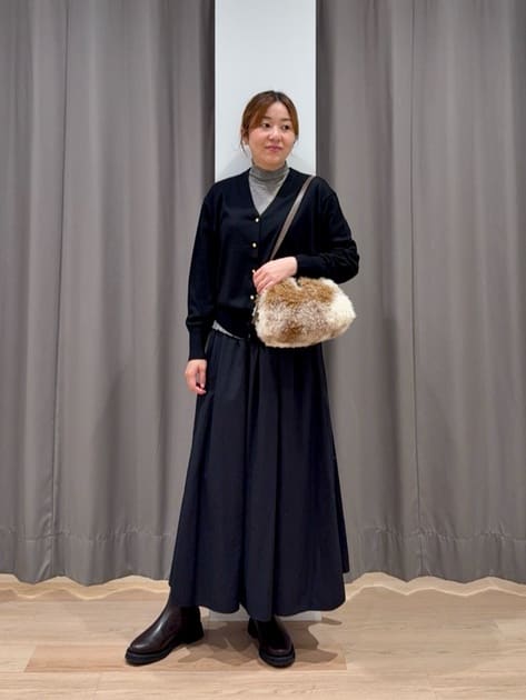 ANDOさんの「green label relaxing｜タック ギャザー スカート」を使ったコーディネート