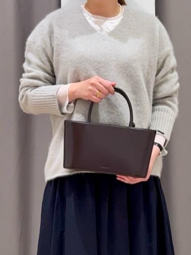 ANDOさんの「green label relaxing｜タック ギャザー スカート」を使ったコーディネート