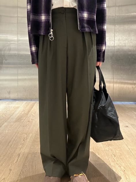 HIROSEさんの「BEAUTY&YOUTH UNITED ARROWS｜コットンブロード レギュラーカラー シャツ」を使ったコーディネート
