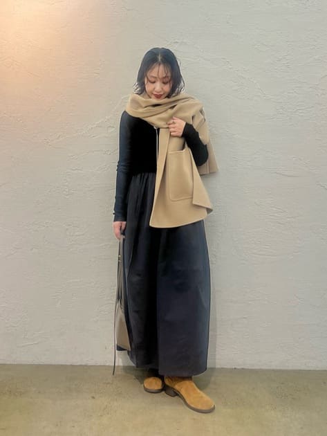 宮腰さんの「Whim Gazette｜フロッキーギャザープルオーバー」を使ったコーディネート