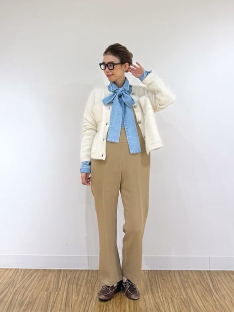 遠藤  さんの「Whim Gazette｜カシミヤ混ファークルーネックニットジャケット〈WEB限定カラーあり〉」を使ったコーディネート