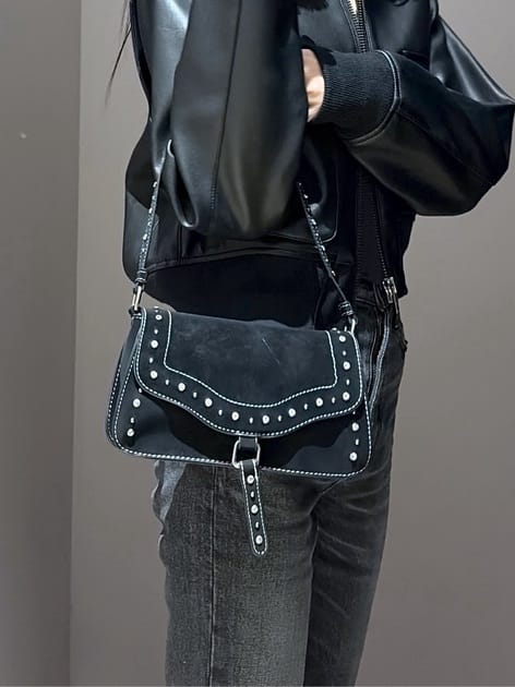 坂入　柚さんの「MOUSSY｜JEWEL STUDS SHOUDER バッグ」を使ったコーディネート