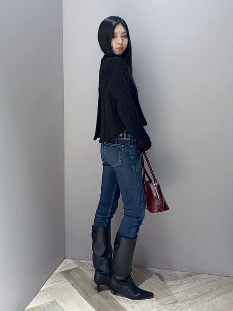 坂入　柚さんの「MOUSSY｜WAVE LINE HAND バッグ」を使ったコーディネート