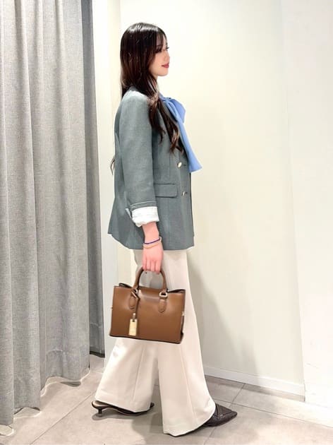 ayaneさんの「NATURAL BEAUTY BASIC｜ダブルブレストボクシージャケット」を使ったコーディネート