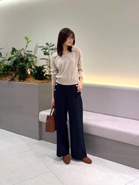 mocoさんの「NATURAL BEAUTY BASIC｜<WEB限定ｶﾗｰ:ﾗｲﾄｸﾞﾘｰﾝ><ちょうど､いい服>品よく､ゆるく｡ｽ  」を使ったコーディネート