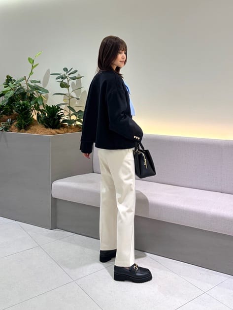 mocoさんの「NATURAL BEAUTY BASIC｜<WEB限定ｶﾗｰ:ﾓｶ><ちょうど､いい服>&ldquo;いつものが見違えるﾊｰﾌｺｰ 」を使ったコーディネート
