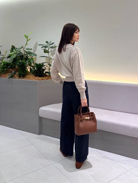 mocoさんの「NATURAL BEAUTY BASIC｜<WEB限定ｶﾗｰ:ﾗｲﾄｸﾞﾘｰﾝ><ちょうど､いい服>品よく､ゆるく｡ｽ  」を使ったコーディネート