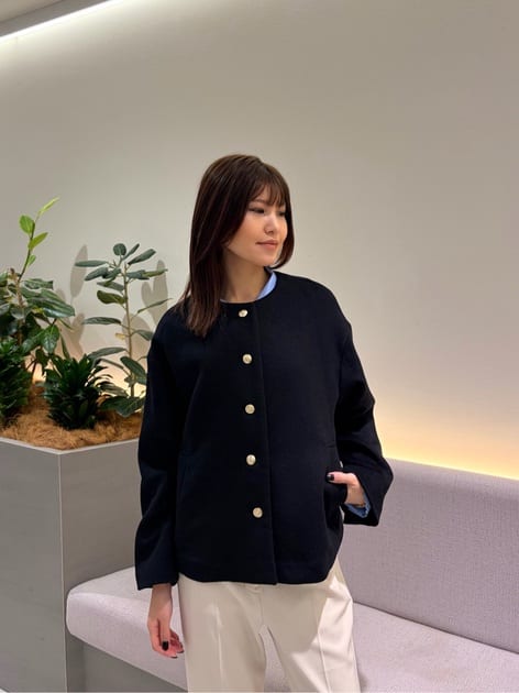 mocoさんの「NATURAL BEAUTY BASIC｜<WEB限定ｶﾗｰ:ﾓｶ><ちょうど､いい服>&ldquo;いつものが見違えるﾊｰﾌｺｰ 」を使ったコーディネート