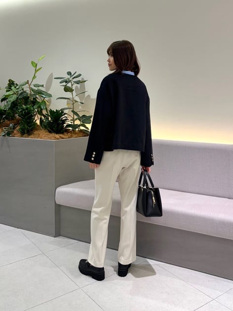 mocoさんの「NATURAL BEAUTY BASIC｜<WEB限定ｶﾗｰ:ﾓｶ><ちょうど､いい服>&ldquo;いつものが見違えるﾊｰﾌｺｰ 」を使ったコーディネート